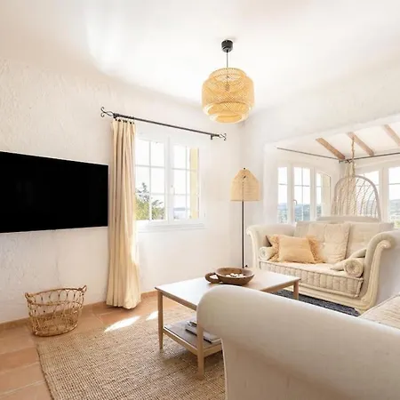 Provencale Avec Piscine Et Vue Sur La Mer *