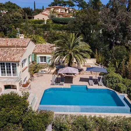Provencale Avec Piscine Et Vue Sur La Mer * Saint-Peïre-sur-Mer